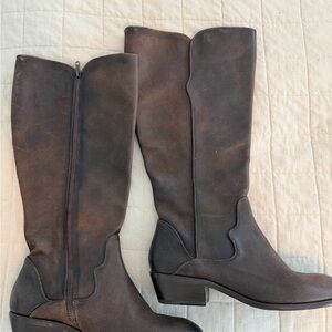 Frye Carson Piping Wide Calf Women's Riding Boots in Chocolate Size 11